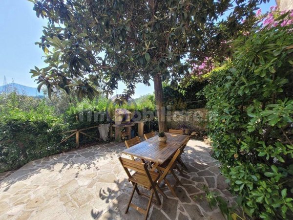 casa indipendente in vendita a Camaiore in zona Monteggiori