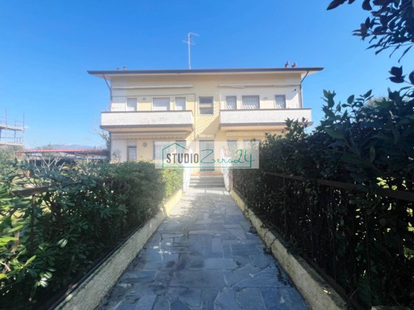 appartamento in vendita a Camaiore in zona Lido di Camaiore