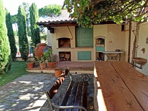 casa indipendente in vendita a Camaiore in zona Lido di Camaiore