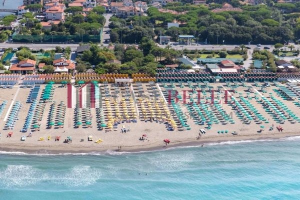 appartamento in vendita a Camaiore in zona Lido di Camaiore