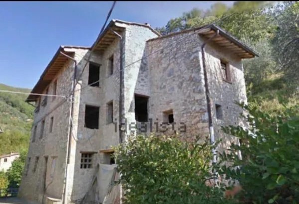 casa indipendente in vendita a Camaiore in zona Lido di Camaiore