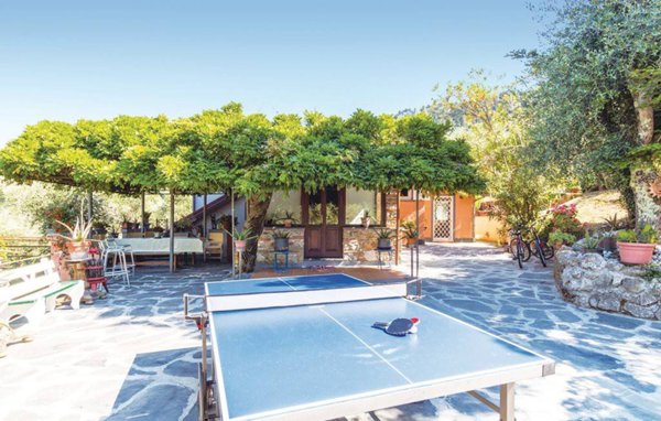 casa indipendente in vendita a Camaiore