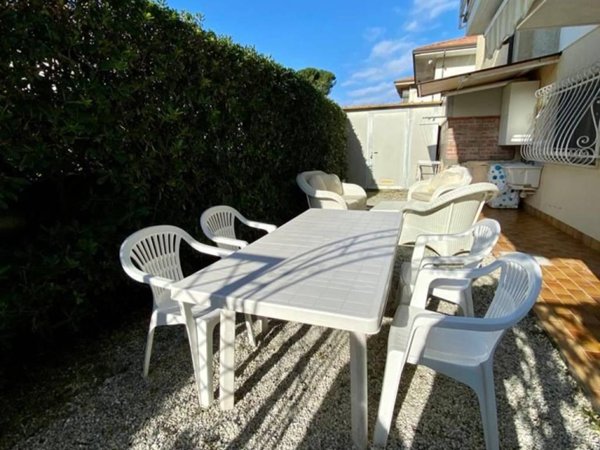 appartamento in vendita a Camaiore in zona Lido di Camaiore