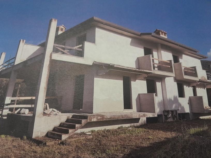 casa indipendente in vendita a Camaiore in zona Capezzano Pianore