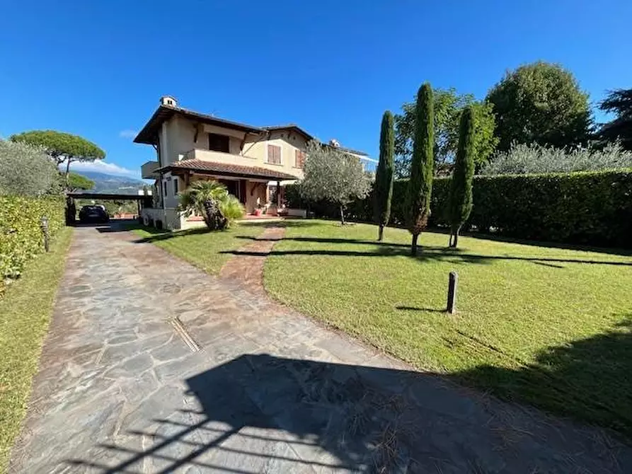 casa indipendente in vendita a Camaiore in zona Lido di Camaiore