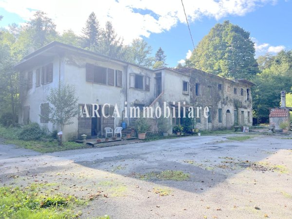 rudere in vendita a Camaiore