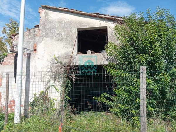 casale in vendita a Camaiore in zona Lido di Camaiore