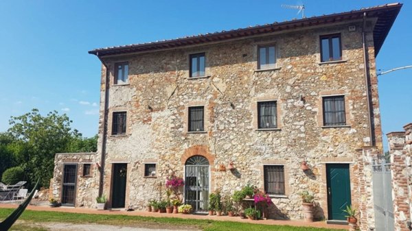 casa indipendente in vendita a Camaiore in zona Capezzano Pianore