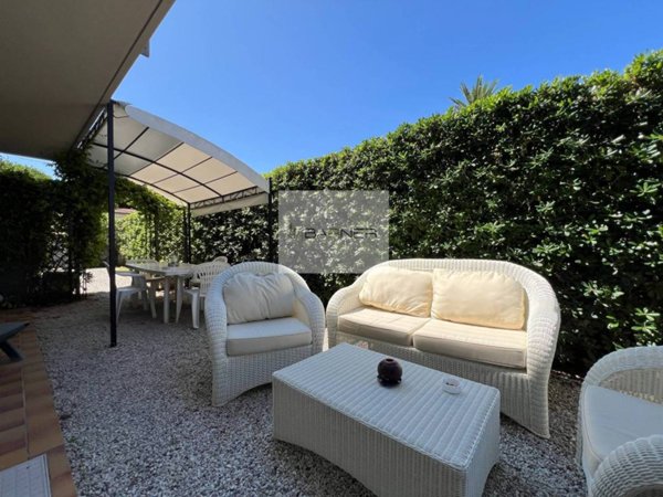 appartamento in vendita a Camaiore in zona Lido di Camaiore