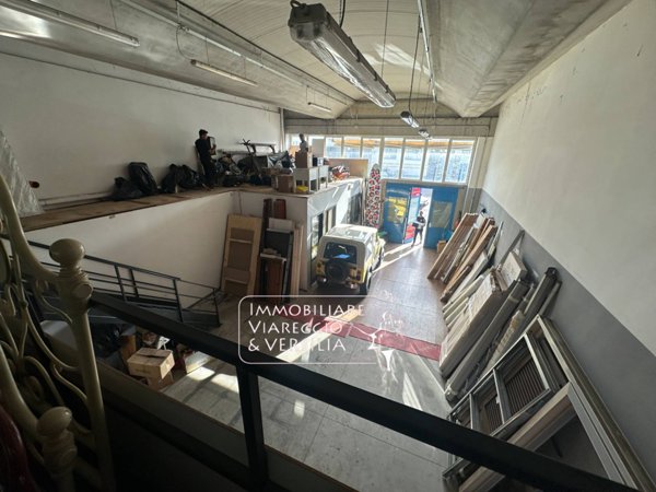 ufficio in vendita a Camaiore in zona Capezzano Pianore