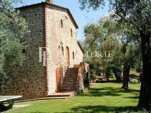 casale in vendita a Camaiore