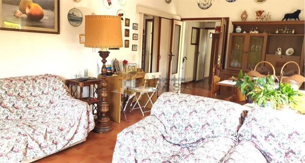 casa indipendente in vendita a Camaiore in zona Lido di Camaiore