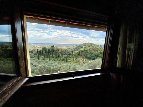 casa indipendente in vendita a Camaiore in zona Monteggiori