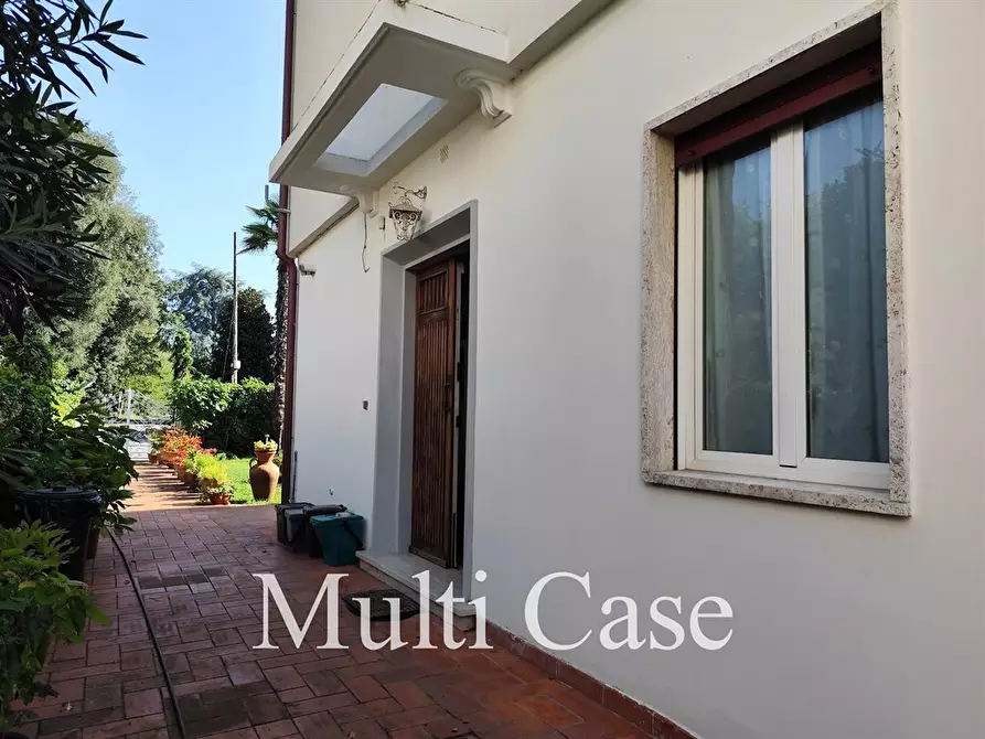 casa indipendente in vendita a Camaiore