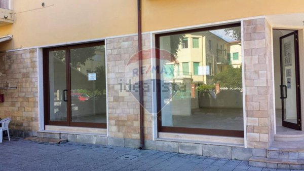 appartamento in vendita a Camaiore in zona Lido di Camaiore
