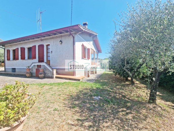casa indipendente in vendita a Camaiore