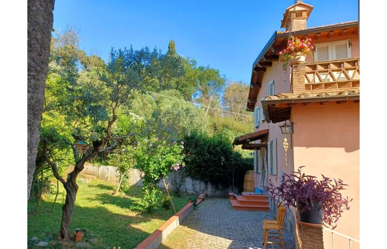 casa indipendente in vendita a Camaiore in zona Pedona