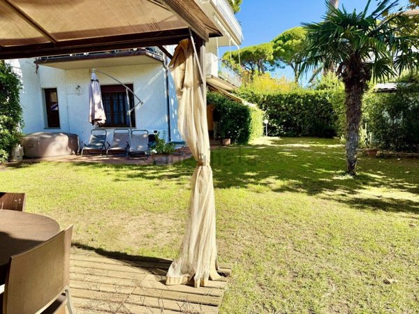 appartamento in vendita a Camaiore in zona Lido di Camaiore