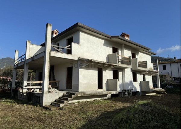 casa indipendente in vendita a Camaiore in zona Capezzano Pianore