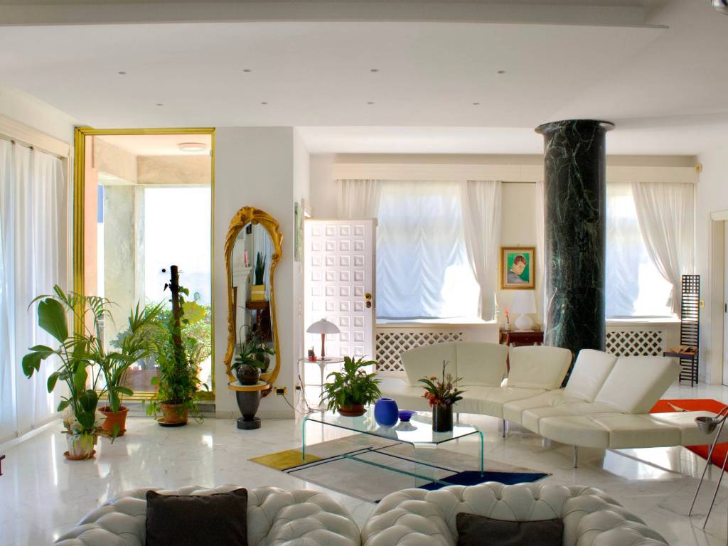 casa indipendente in vendita a Camaiore in zona Lido di Camaiore