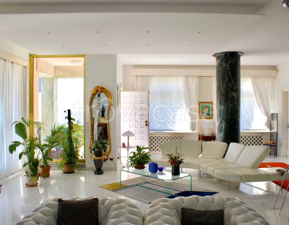 casa indipendente in vendita a Camaiore in zona Lido di Camaiore