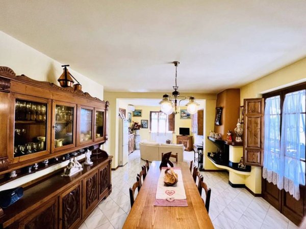 casa indipendente in vendita a Camaiore in zona Montebello