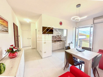 casa indipendente in vendita a Camaiore in zona Lido di Camaiore