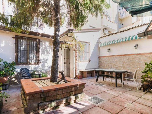 casa indipendente in vendita a Camaiore in zona Lido di Camaiore