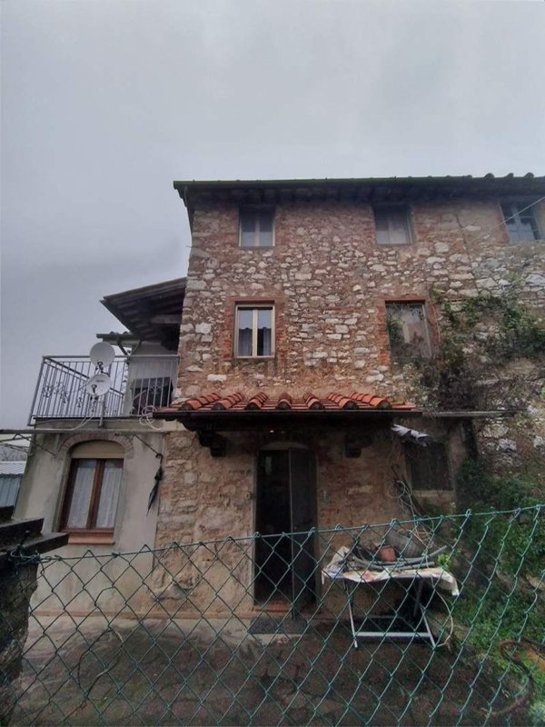 casa indipendente in vendita a Camaiore