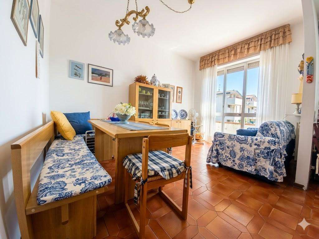 appartamento in vendita a Camaiore in zona Lido di Camaiore