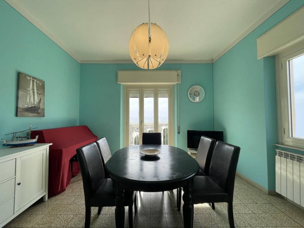 appartamento in vendita a Camaiore in zona Lido di Camaiore