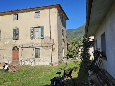 casa indipendente in vendita a Camaiore