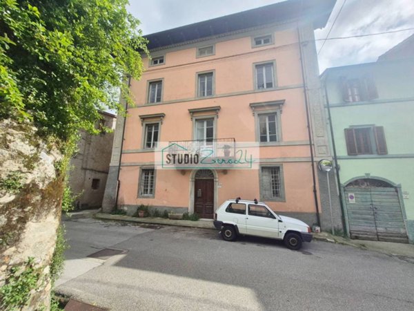 casa semindipendente in vendita a Camaiore in zona Nocchi