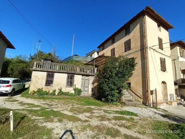 casa indipendente in vendita a Camaiore