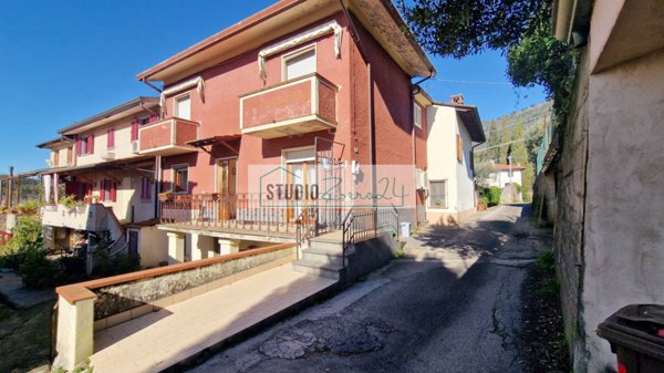 casa indipendente in vendita a Camaiore
