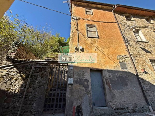 casa indipendente in vendita a Camaiore in zona Casoli