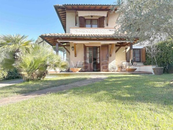 casa indipendente in vendita a Camaiore