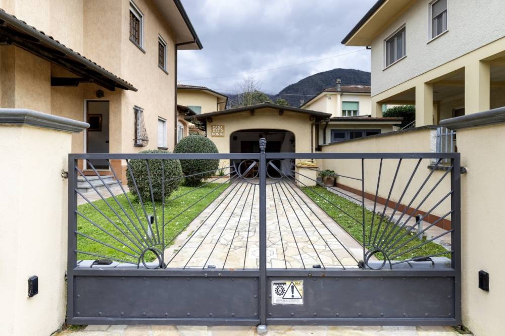 casa indipendente in vendita a Camaiore