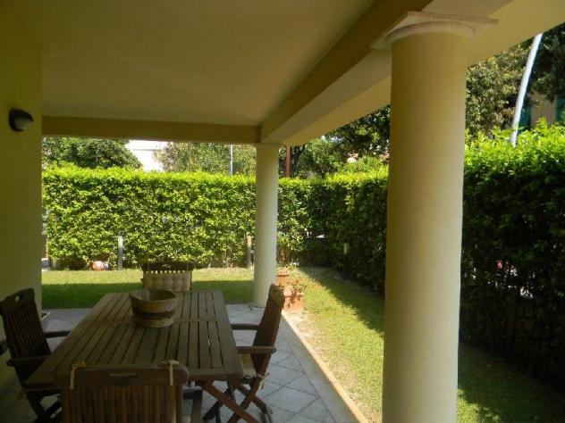 casa indipendente in vendita a Camaiore in zona Lido di Camaiore