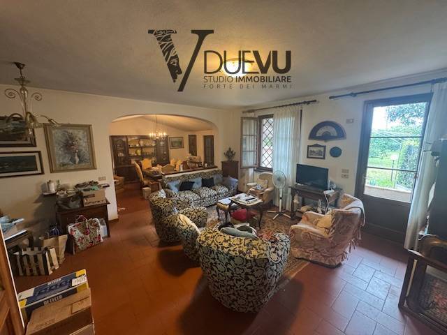 casa indipendente in vendita a Camaiore in zona Lido di Camaiore