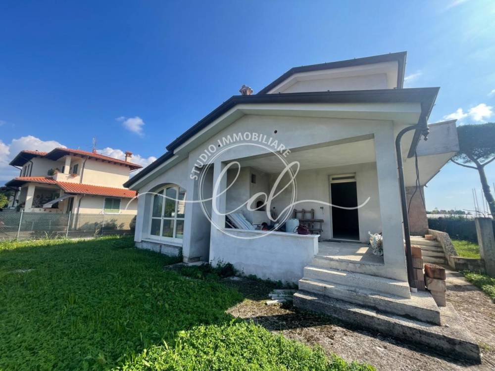 casa indipendente in vendita a Camaiore
