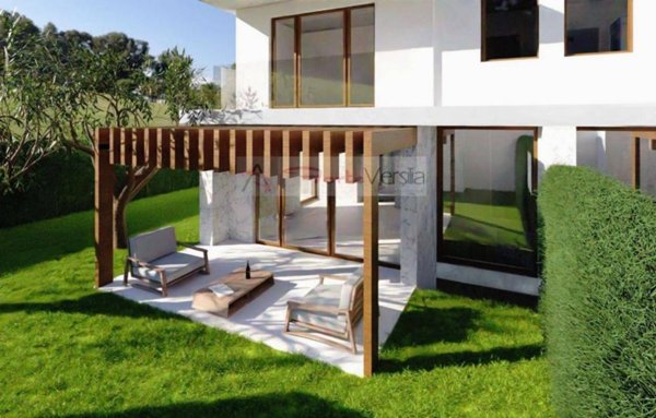 casa indipendente in vendita a Camaiore in zona Lido di Camaiore