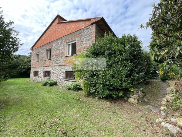 casa indipendente in vendita a Camaiore