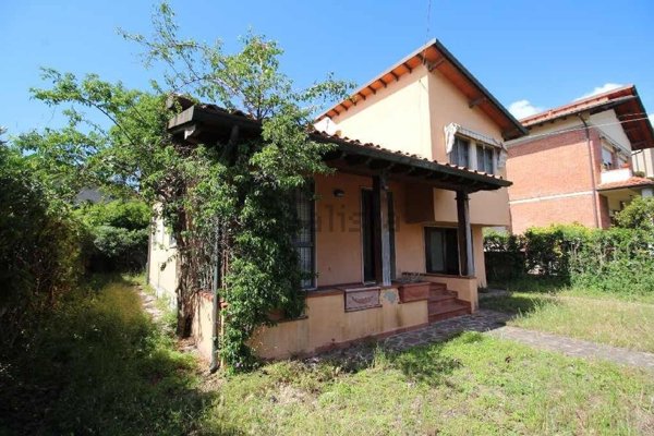 casa indipendente in vendita a Camaiore