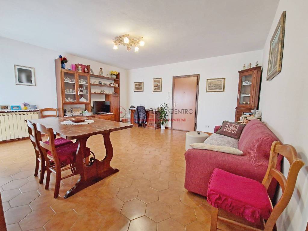 appartamento in vendita a Camaiore in zona Lido di Camaiore