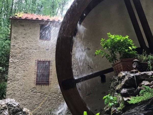 casa indipendente in vendita a Camaiore