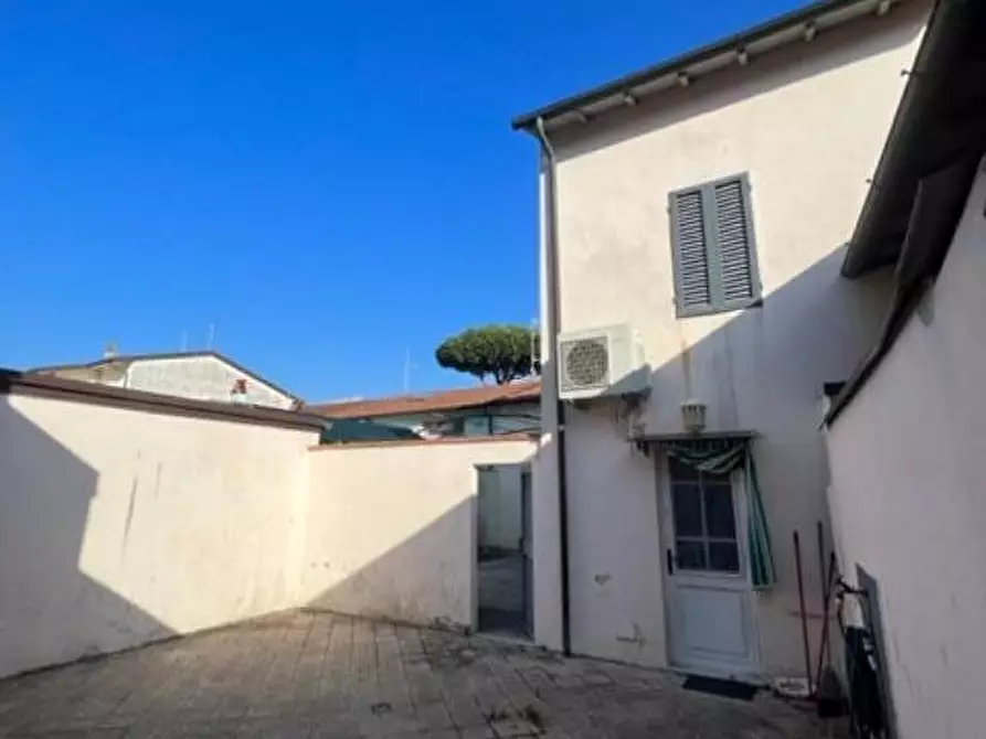 casa indipendente in vendita a Camaiore in zona Lido di Camaiore