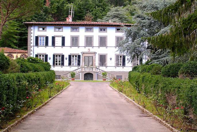 villa in vendita a Camaiore