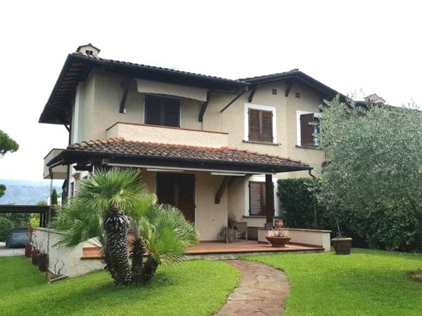 casa indipendente in vendita a Camaiore in zona Lido di Camaiore