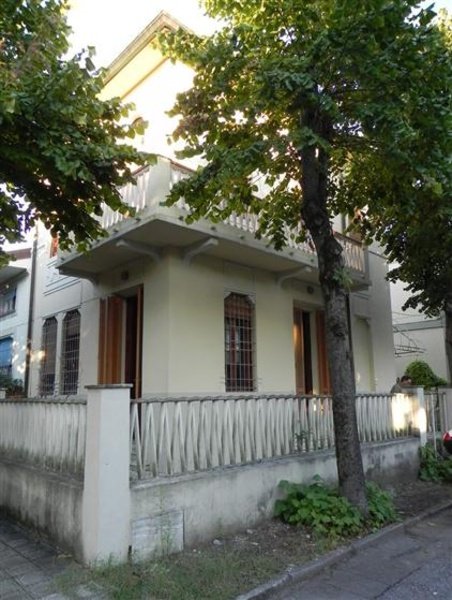 casa indipendente in vendita a Camaiore in zona Lido di Camaiore